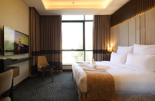Hera Street Hotel | Gladiolus Hotel