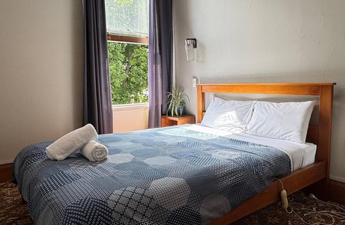 Fairlie Hostel | Gladstone Grand Hotel