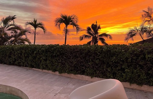 Hawaii Kai House | Glam Mid Century Modern 4-bedroom oceanfront estate in wonderful Honolulu