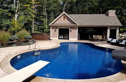 Pine Bush Cottage | Glamorous Cottage Rental with Outdoor Lounge and Pool on 40 Acres in Pine Bush, New York
