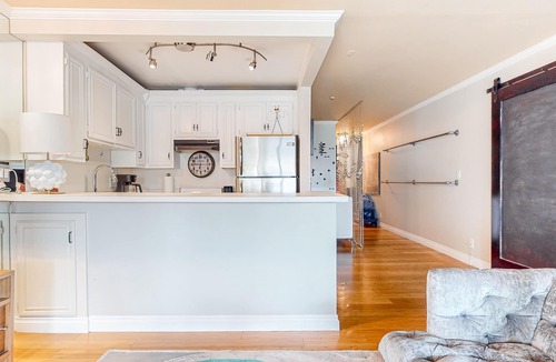Santa Ana Heights Condo | Glamorous, dog-friendly condo with pool, hot tub & W/D - snowbird-friendly