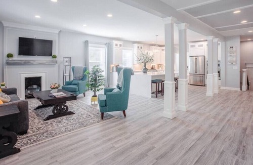 Hyde Park House | Glamorous, Upscale 5B Hyde Park Home w/Outdoor Patio
