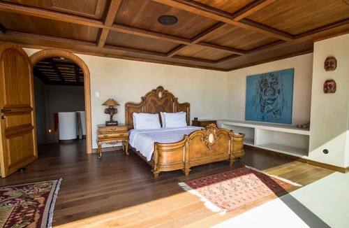 Bodrum City Center Villa | Glamorous Villa with a Pool and Panoramic Sea View