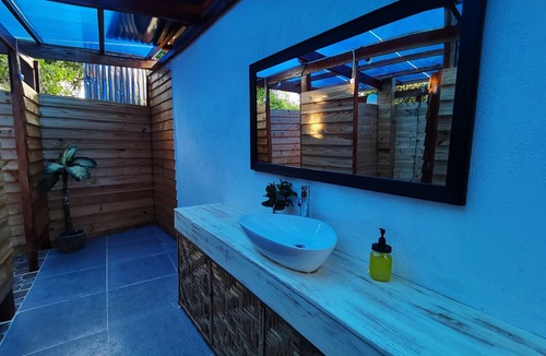 Tawala Hotel | Glamping Alona