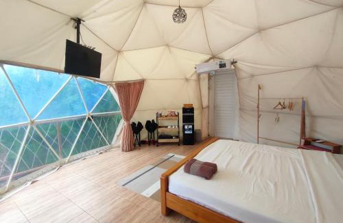 Ngamprah Hotel | Glamping Dome Kusumanagara 2