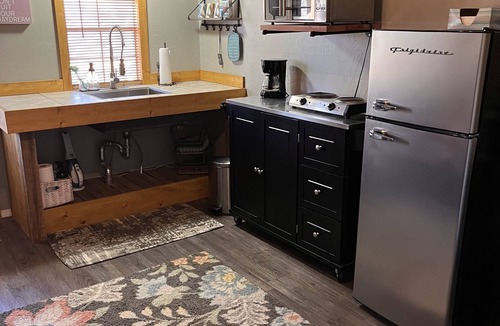 Eureka Springs Cabin | Glamping Getaway - Tiny home on 143 acres of beauty!