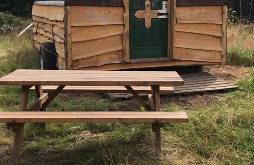 Compton Martin Apartment | Glamping Hut we call Arcs