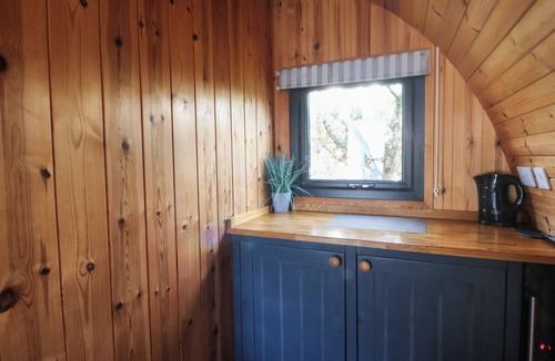 Oldwalls Cottage | GLAMPING POD 4 - GOWER, romantic, with a garden in Llanrhidian