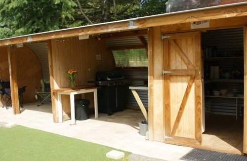 Alexandra House | Glamping Retreat - Rural Alexandra