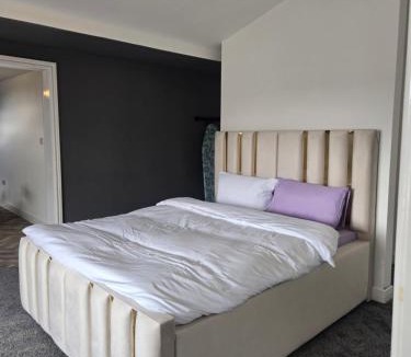 Wolverhampton Hotel | Glams luxury home