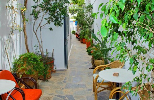 idhra House | Glaros Guesthouse