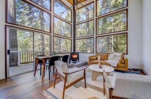 Nevada City Cabin | Glass Cabin Under the Pines | Hot Tub Seclusion