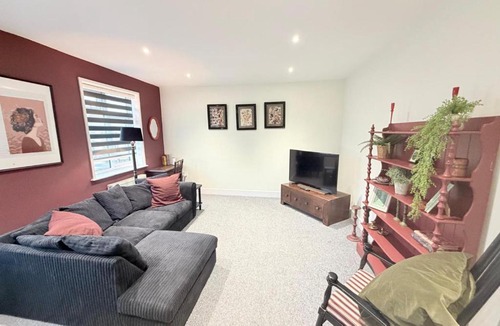Netley Apartment | Glastone Mews
