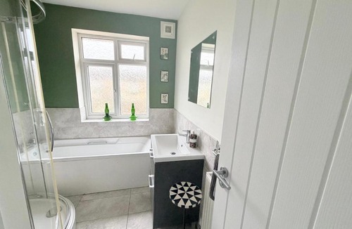 Netley Apartment | Glastone Mews
