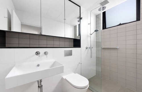 Glebe Apartment | Glebe one 072 Close to SYD CBD