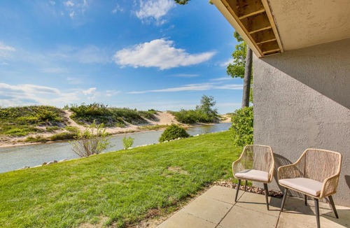 Maple City Apartment | Glen Arbor Riverfront Retreat: Steps to Beach!