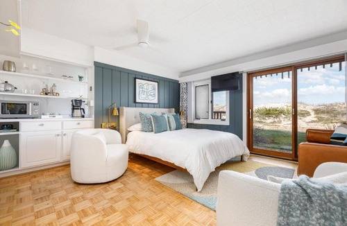 Maple City Apartment | Glen Arbor Riverfront Retreat: Steps to Beach!