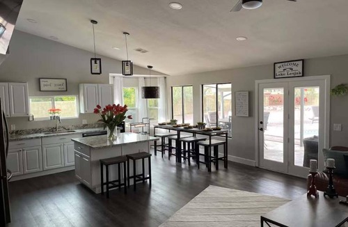 Deer Valley House | Glendale Escape Private Pool & Charming Patio