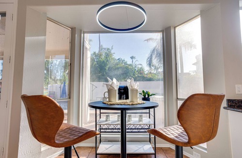 Arrowhead Ranch House | Glendale Hot Pool, Outdoor Movies, Fore! and More!