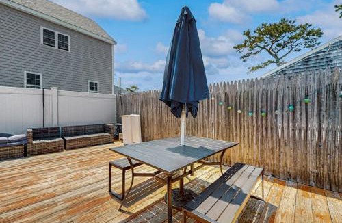 Dennis Port House | Glendon Beach Getaway