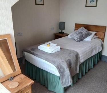 Goodwick Hotel | Glendower Hotel