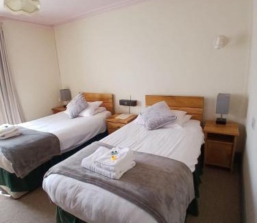 Goodwick Hotel | Glendower Hotel
