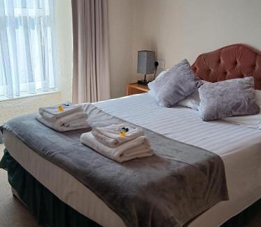 Goodwick Hotel | Glendower Hotel