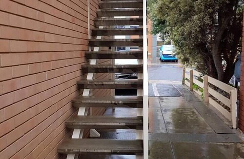 Glenelg Apartment | Glenelg Central Studio | wifi + parking