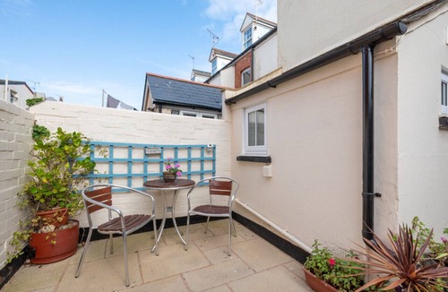 Sidmouth House | Glenisla - Three Bedroom House, Sleeps 6