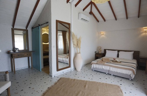 Kucukkuyu Bed & Breakfast | Glenn Hotel & Beach