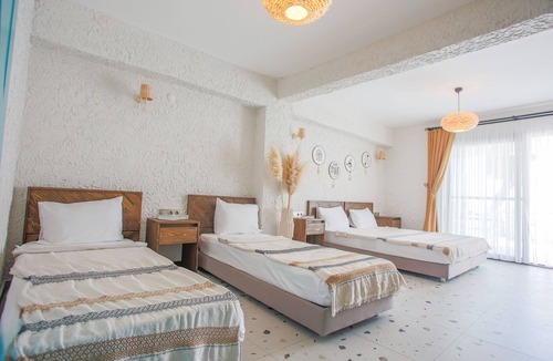 Kucukkuyu Bed & Breakfast | Glenn Hotel & Beach
