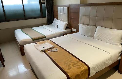 Vile Parle Hotel | Glitz Hotels Regal International - Nr International Airport Mumbai