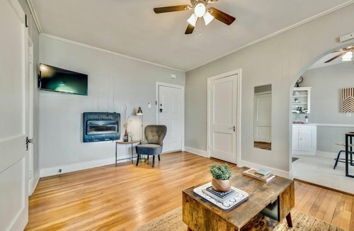 Lower Greenville Apartment | Global Cup The Dreamy Escape on Lower Greenville