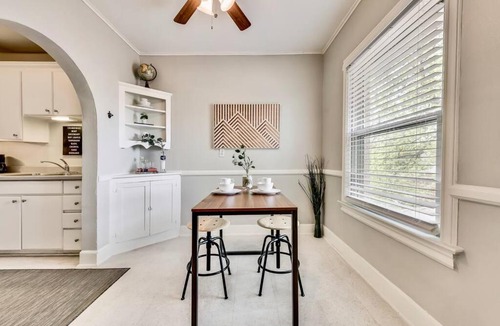 Lower Greenville Apartment | Global Cup The Dreamy Escape on Lower Greenville