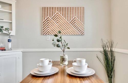 Lower Greenville Apartment | Global Cup The Dreamy Escape on Lower Greenville