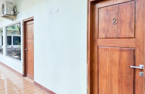 Sedati Hotel | Global Inn Syariah Mitra RedDoorz near Juanda T1 Airport