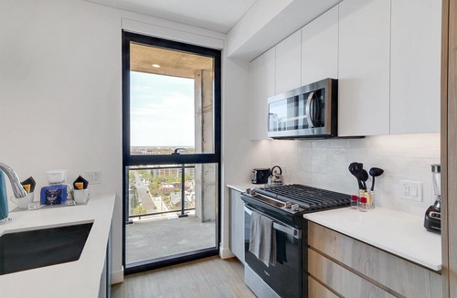 Evans Churchill Apartment | Global Luxury Suites at Downtown Phoenix