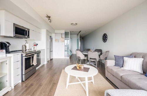 CityPlace Condo | GLOBALSTAY. Bird's eye view of the lake 1bd+den in Downtown