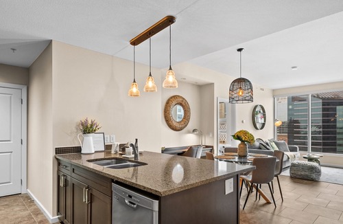 Victoria Park Apartment | GLOBALSTAY. Charming 2Bd 2Ba,Tower view, Parking