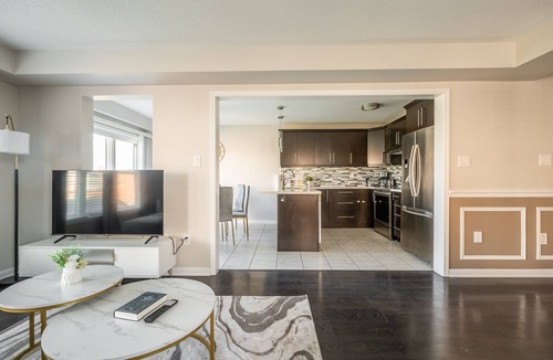 Mount Pleasant House | GLOBALSTAY Modern 3 BD House in Brampton
