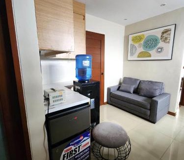 Legazpi Bed & Breakfast | Gloria Tree Mayon and Park View Residences