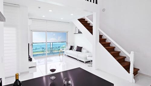 Byeonsan House | Glories Pension