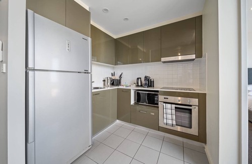 City West Apartment | Glorious Central Canberra 1-Bed with Sauna