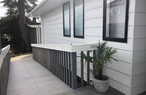 Snells Beach House | Glorious Sunrises - Bach Views