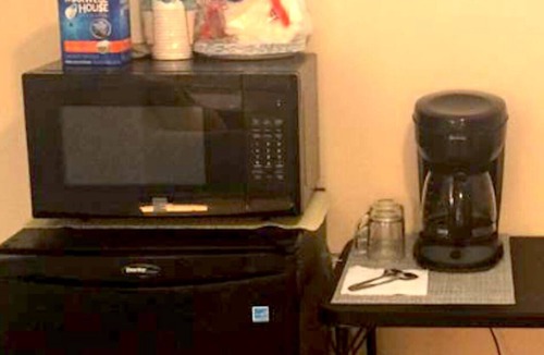 Gloucester Apartment | Gloucester Studio Efficiency - Om Suite Om~ Walk to Good Harbor Beach!