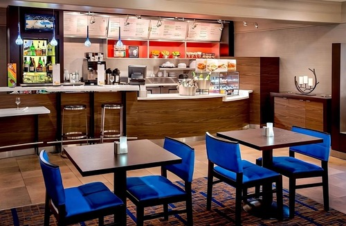Danvers House | Gloucester Whale Watch tour! 2 Family-friendly Units w/Starbucks & Free Parking