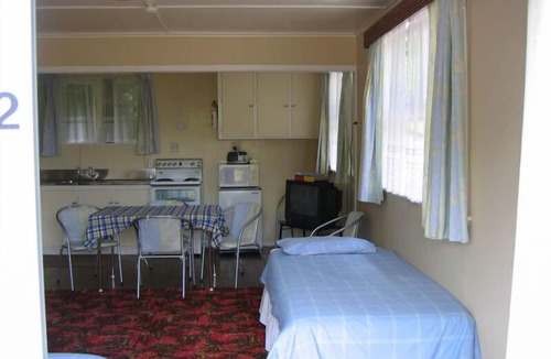 Hangatiki Hotel | Glowworm Motel