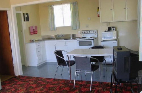 Hangatiki Hotel | Glowworm Motel