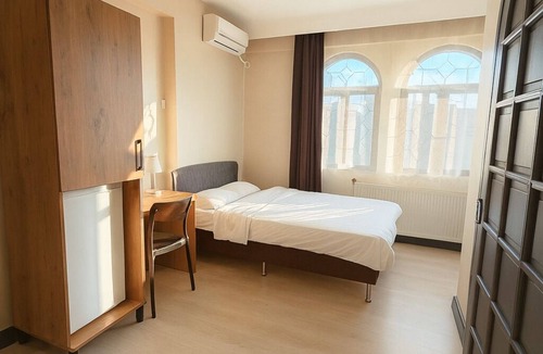 Karesi Hotel | GLR OTEL