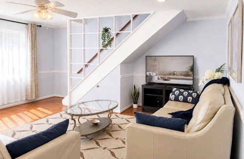 Fairfax House | GMU & Courthouse Suite